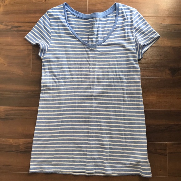 GUC bundle of Gap women’s short sleeved tees - Picture 10 of 13